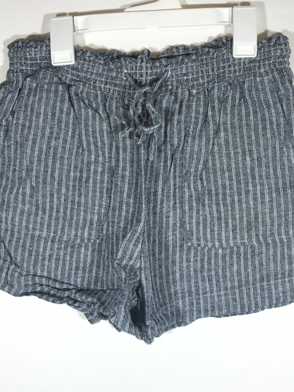 Time and Tru Women's XS 0-2 Blue White Stripe Linen Blend Paperbag Shorts